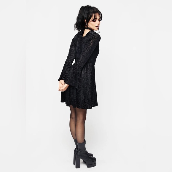 Elegant Black Bell Sleeve Dress - Picture 3 of 6